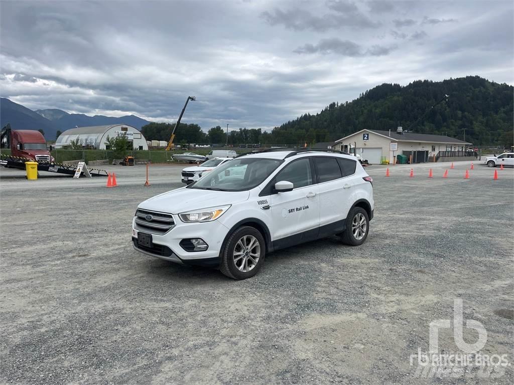 Ford ESCAPE Flakbilar/Pickuper