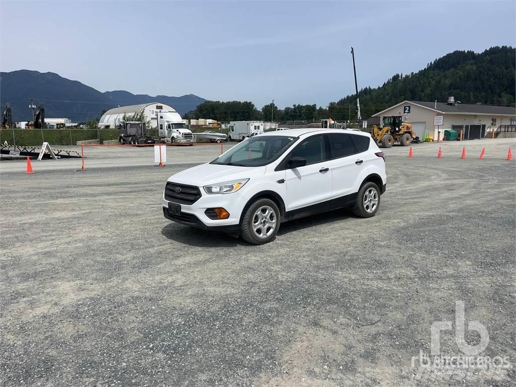 Ford ESCAPE Flakbilar/Pickuper