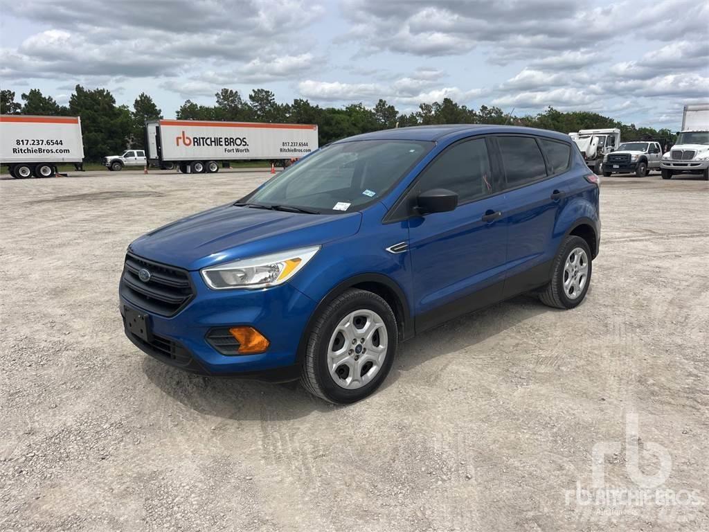 Ford ESCAPE S Flakbilar/Pickuper