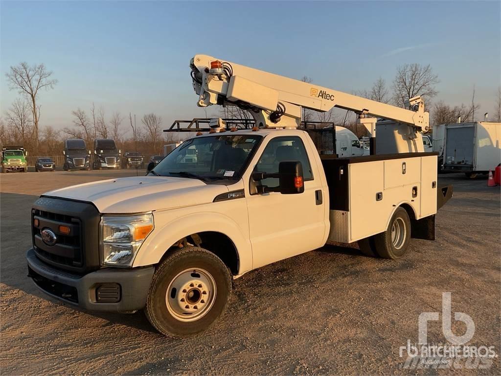 Ford F-350 Skylift
