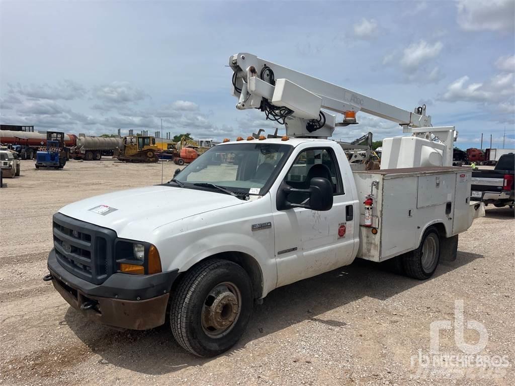 Ford F-350 Skylift