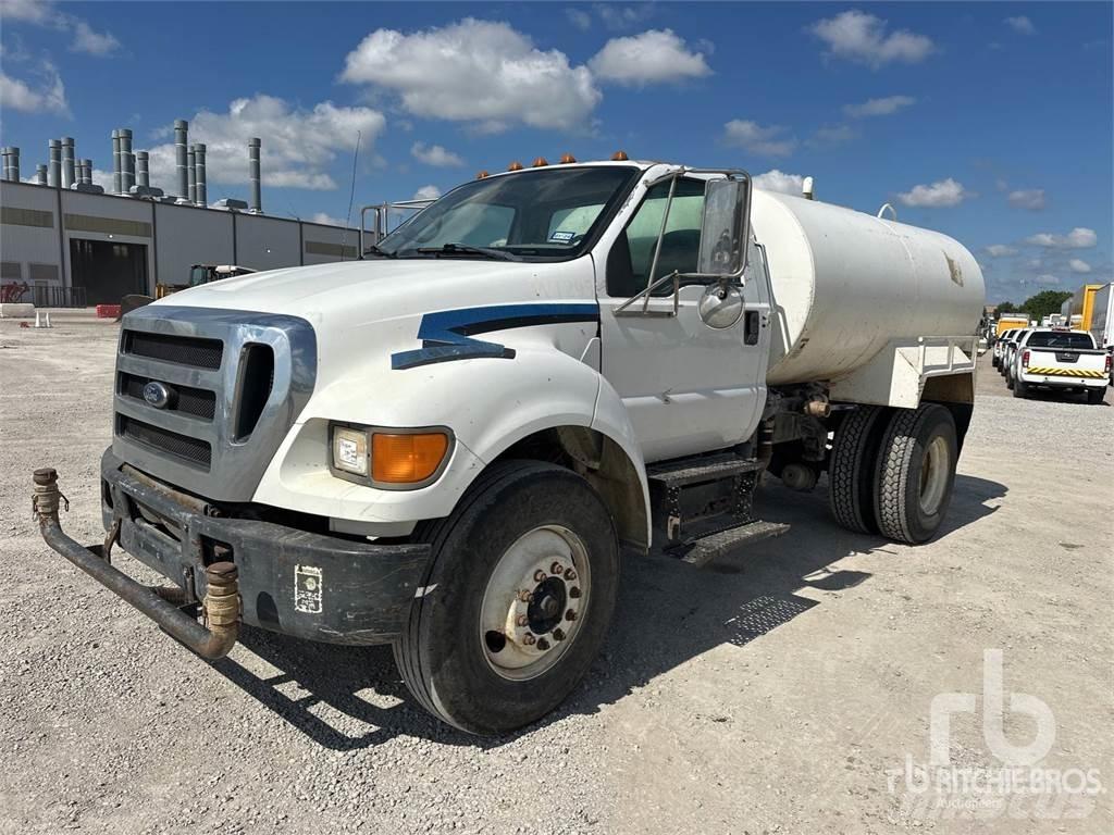 Ford F-750 Vattentankbilar
