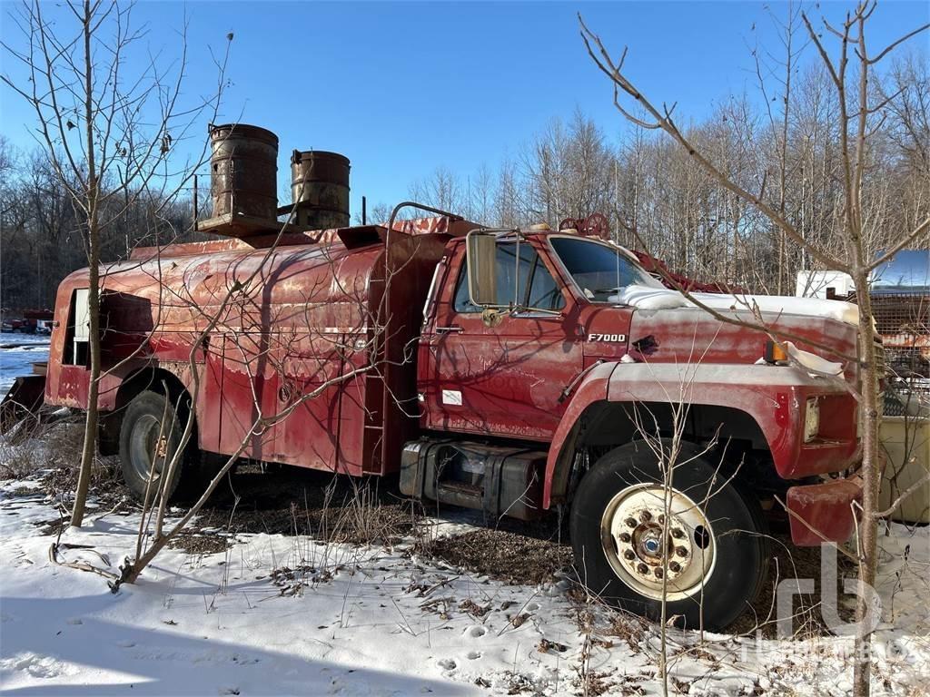 Ford F7000 Tankbilar