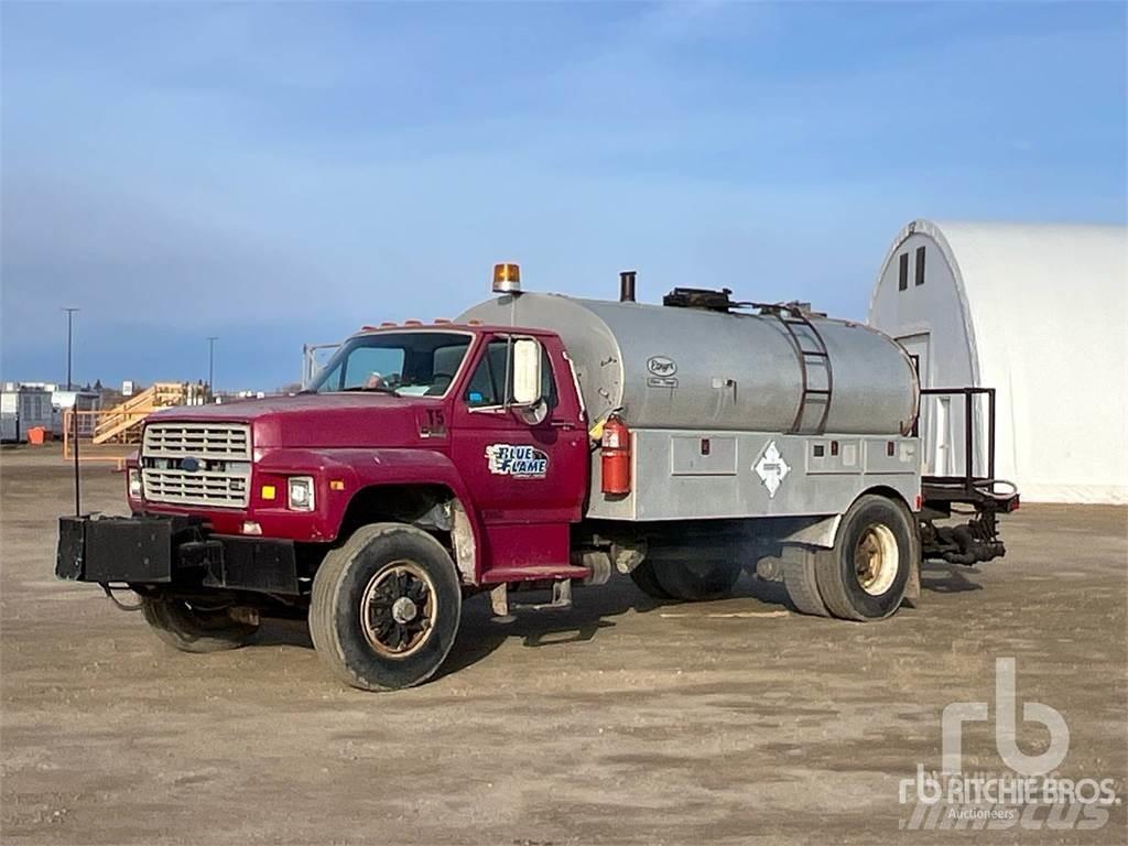 Ford F800 Asfaltsspridare
