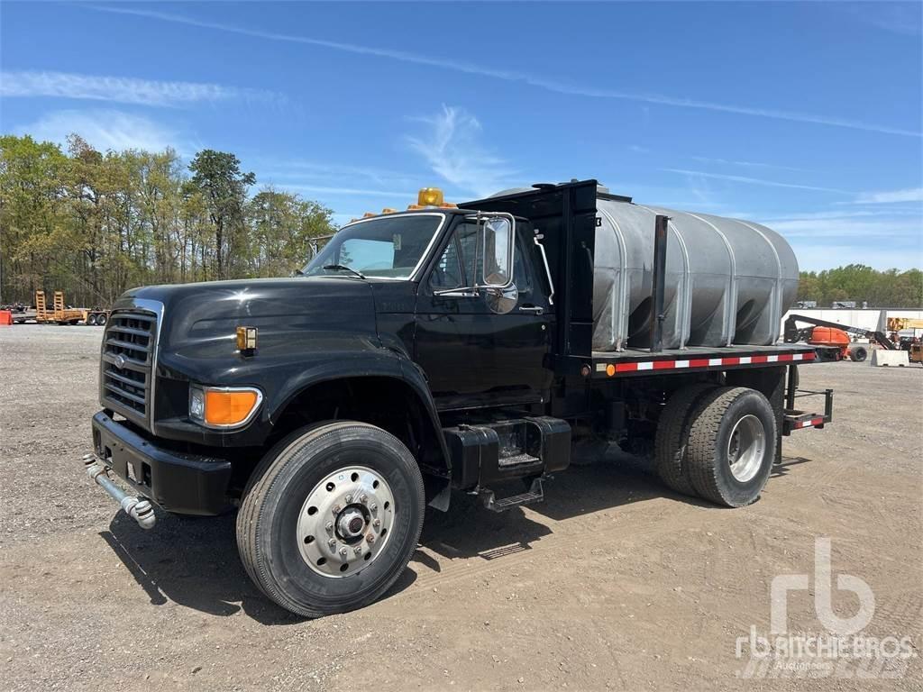 Ford F800 Vattentankbilar