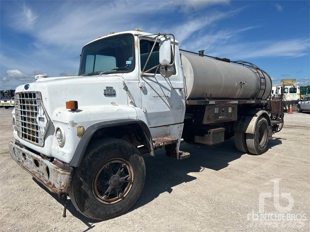 Ford LN8000 Asfaltsspridare