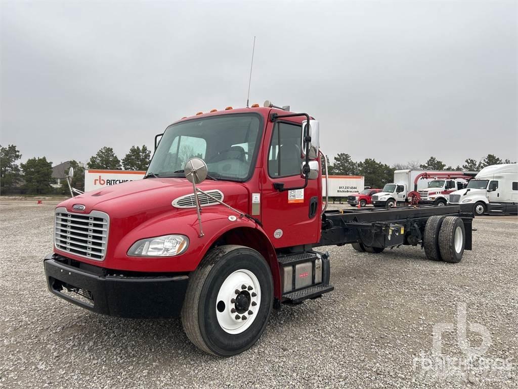 Freightliner M2 Lätta skåpbilar