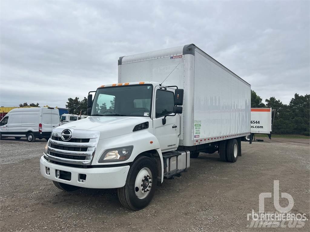 Hino 268 Lätta skåpbilar