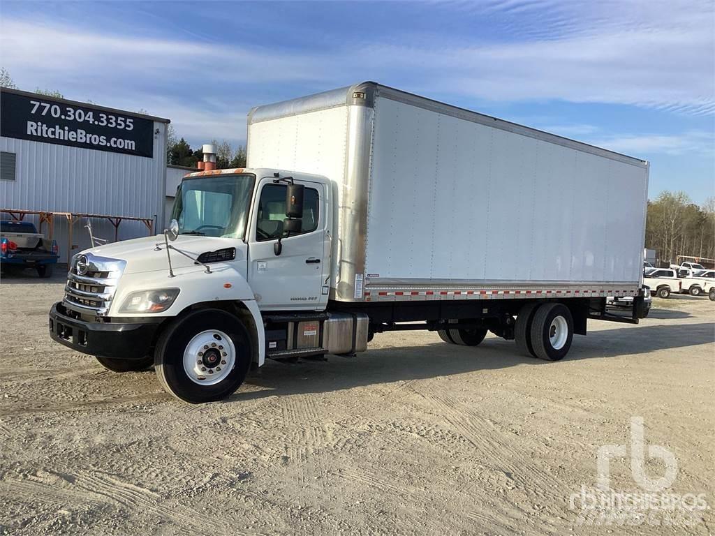 Hino 338 Lätta skåpbilar