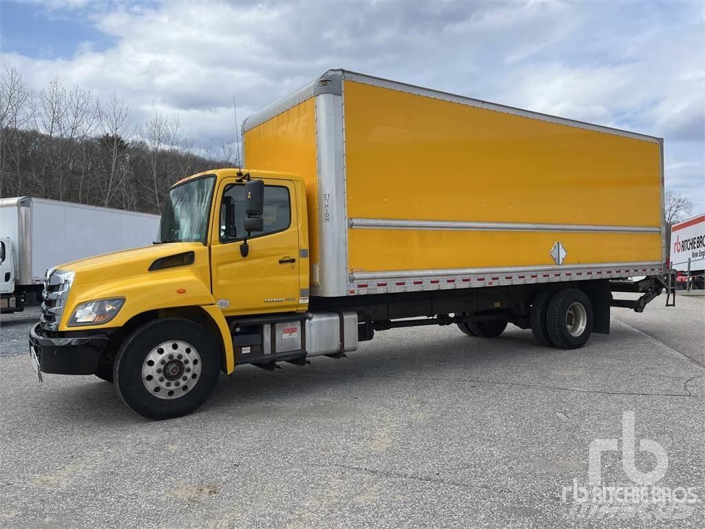 Hino 338 Lätta skåpbilar