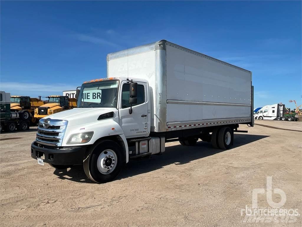 Hino 338 Lätta skåpbilar