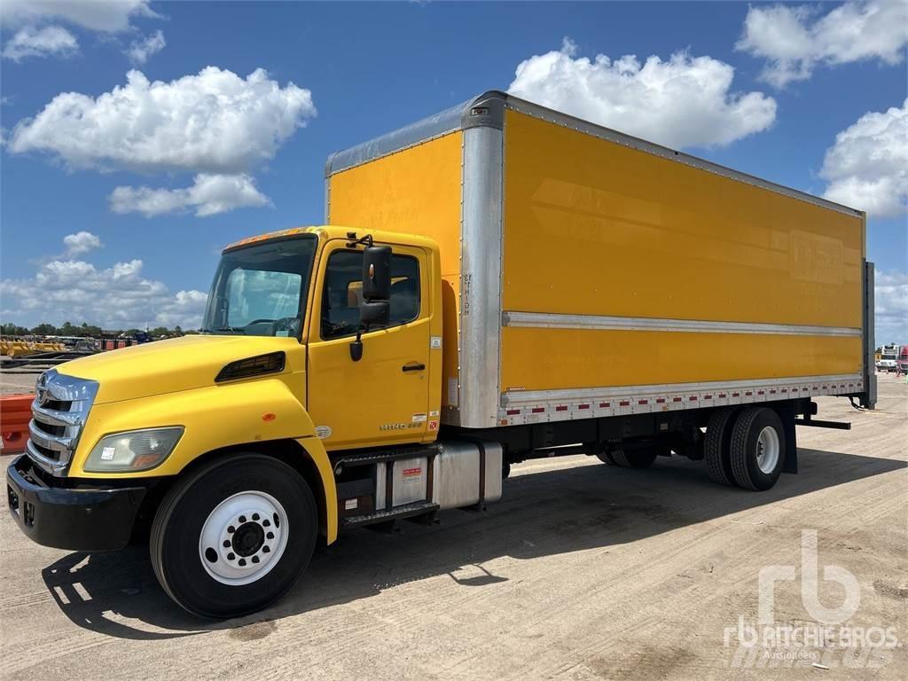 Hino 338 Lätta skåpbilar