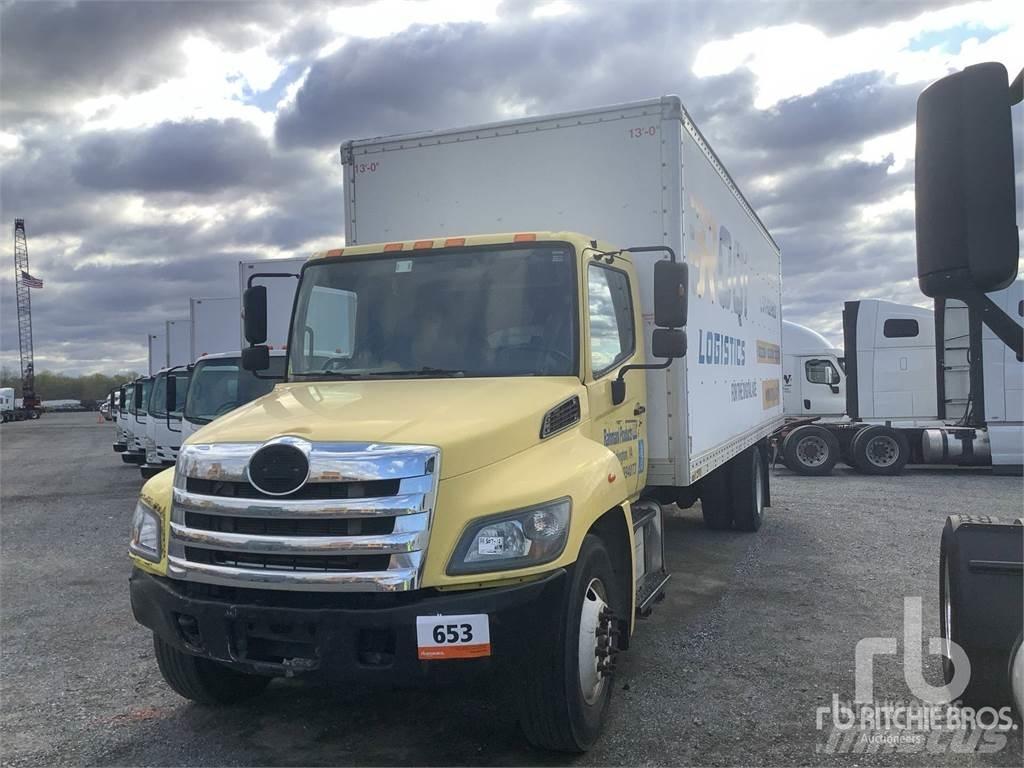 Hino 338 Lätta skåpbilar