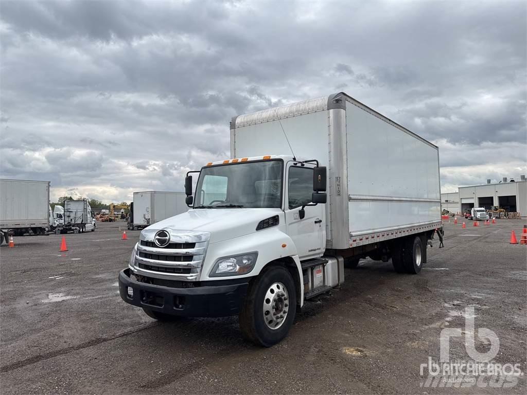 Hino 338 Lätta skåpbilar