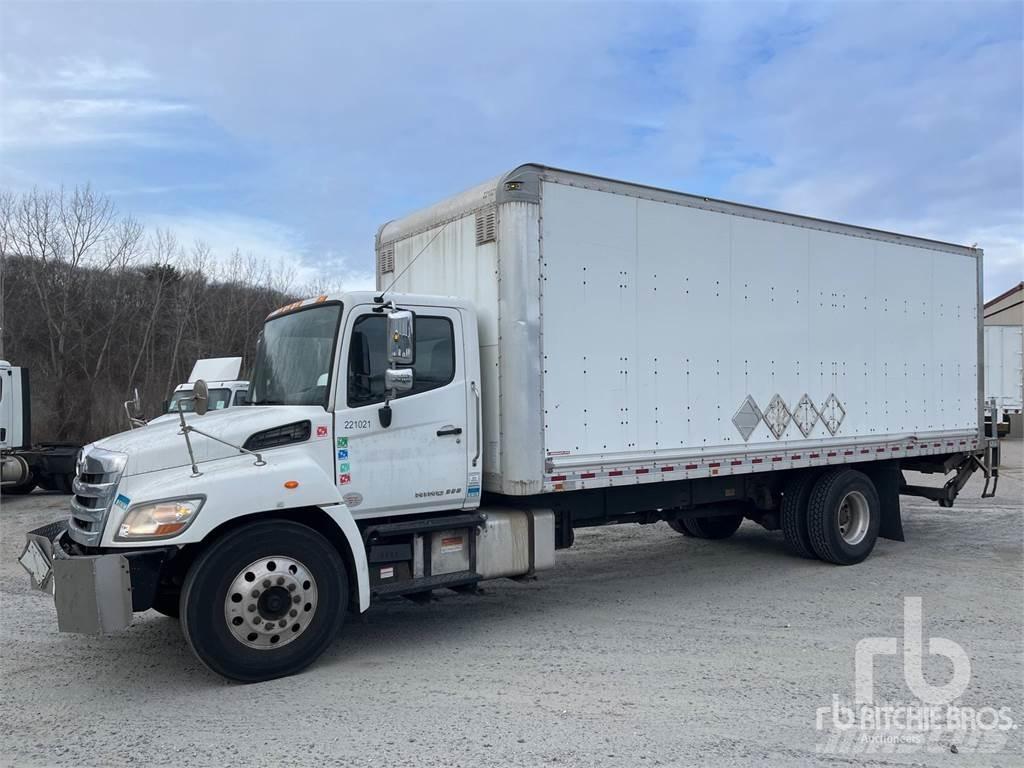 Hino 338 Lätta skåpbilar