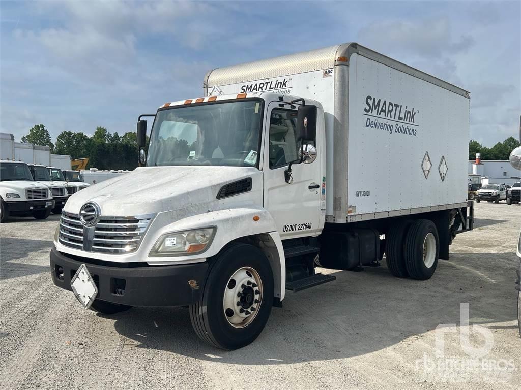 Hino 338 Lätta skåpbilar