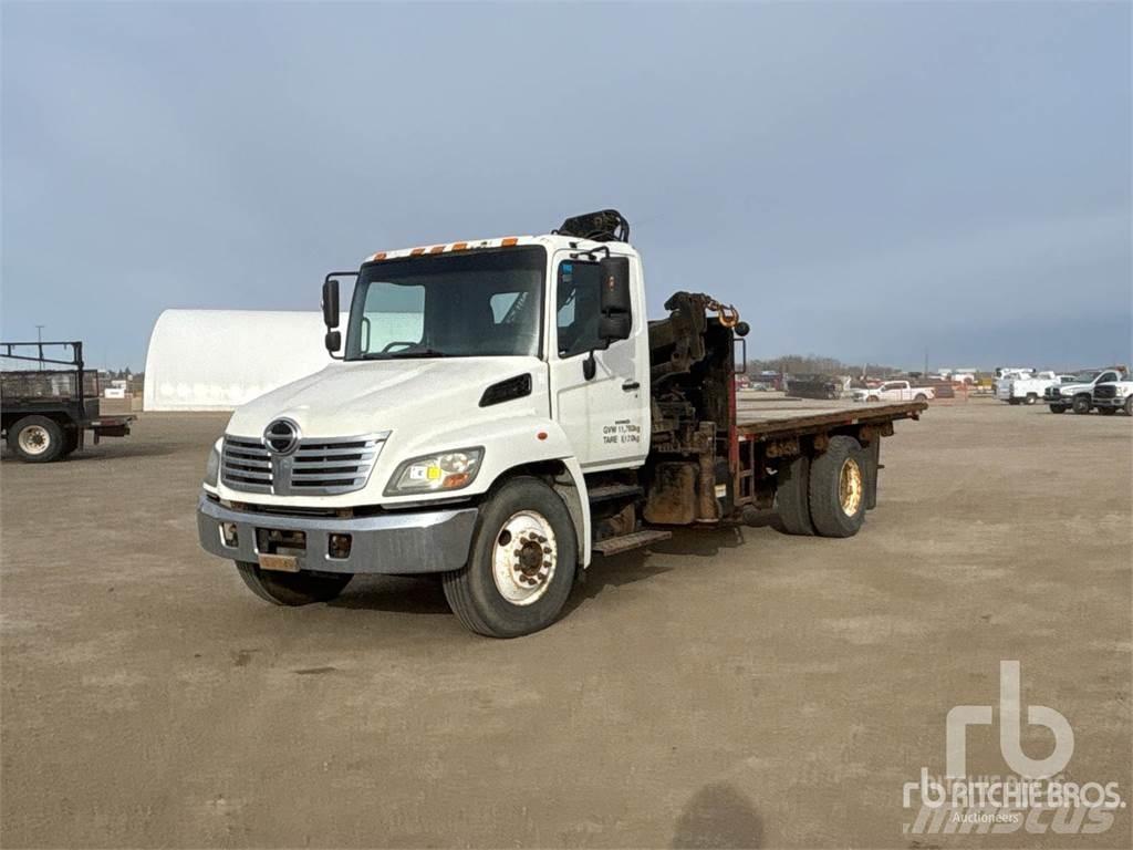 Hino 338 Kranbilar