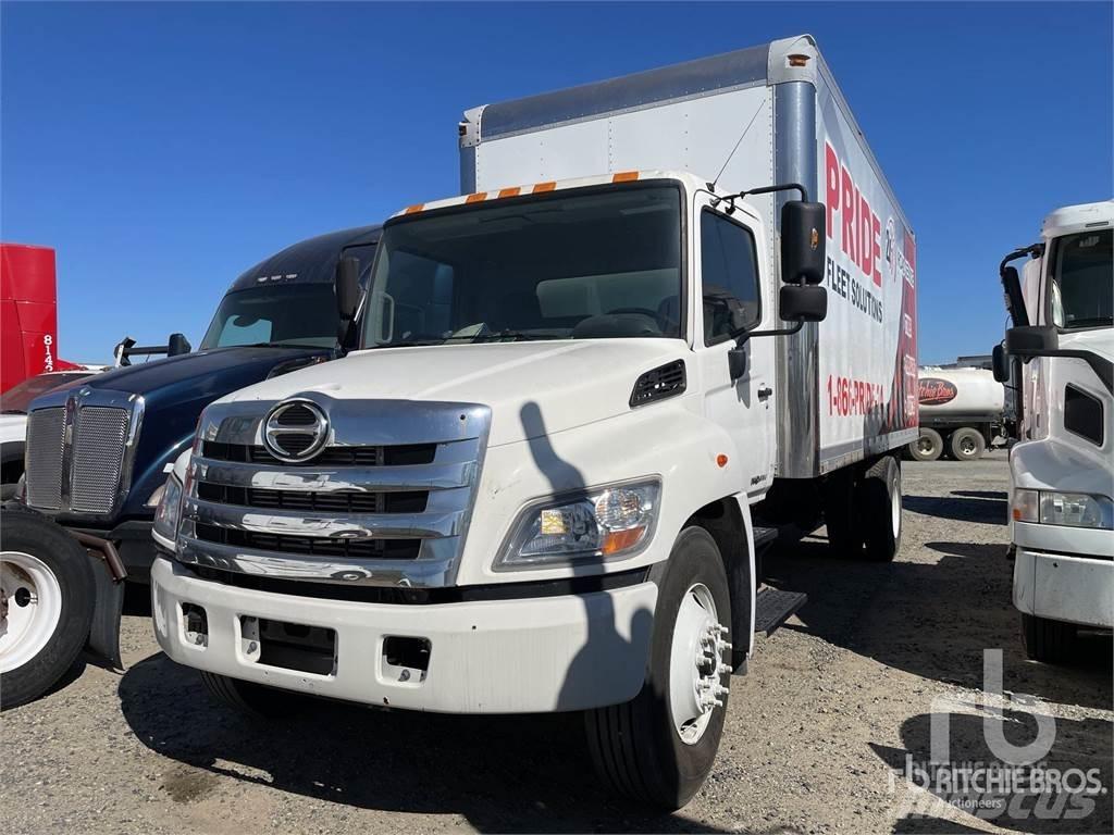 Hino 338 Lätta skåpbilar