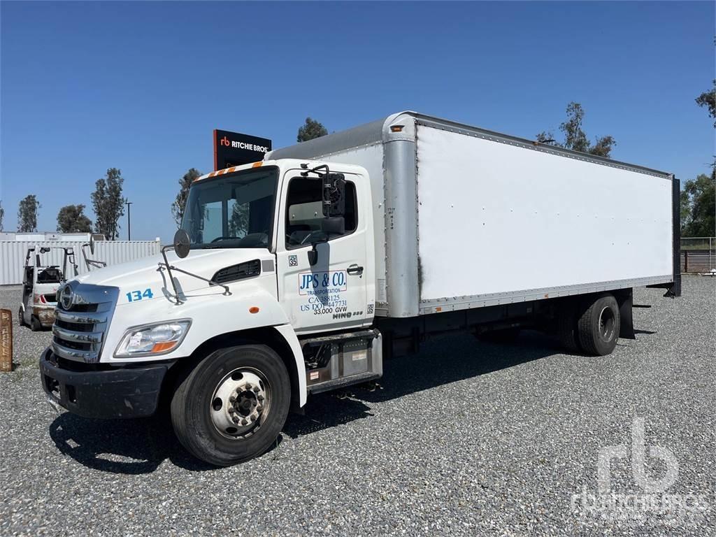 Hino 338 Lätta skåpbilar