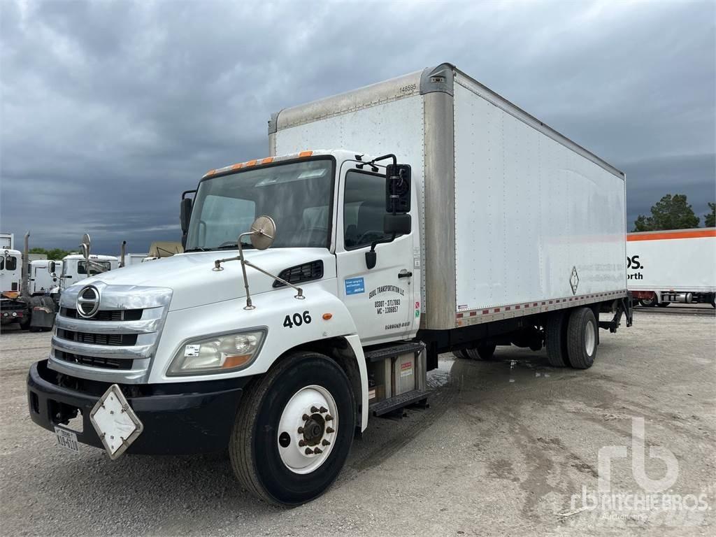 Hino 338 Lätta skåpbilar