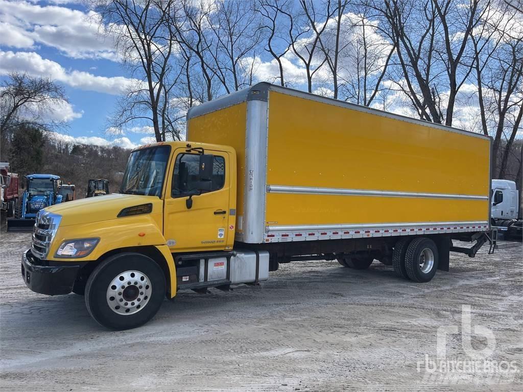 Hino 338 Lätta skåpbilar