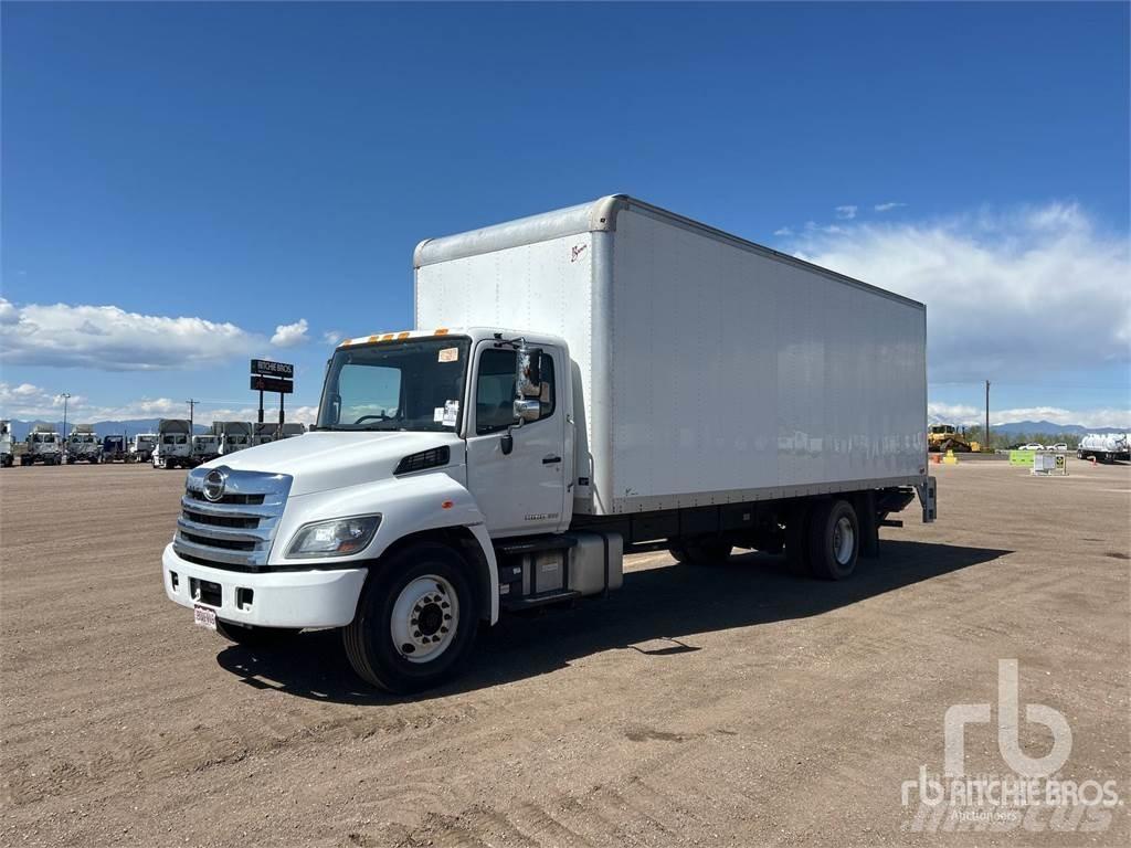 Hino 4x2 Lätta skåpbilar