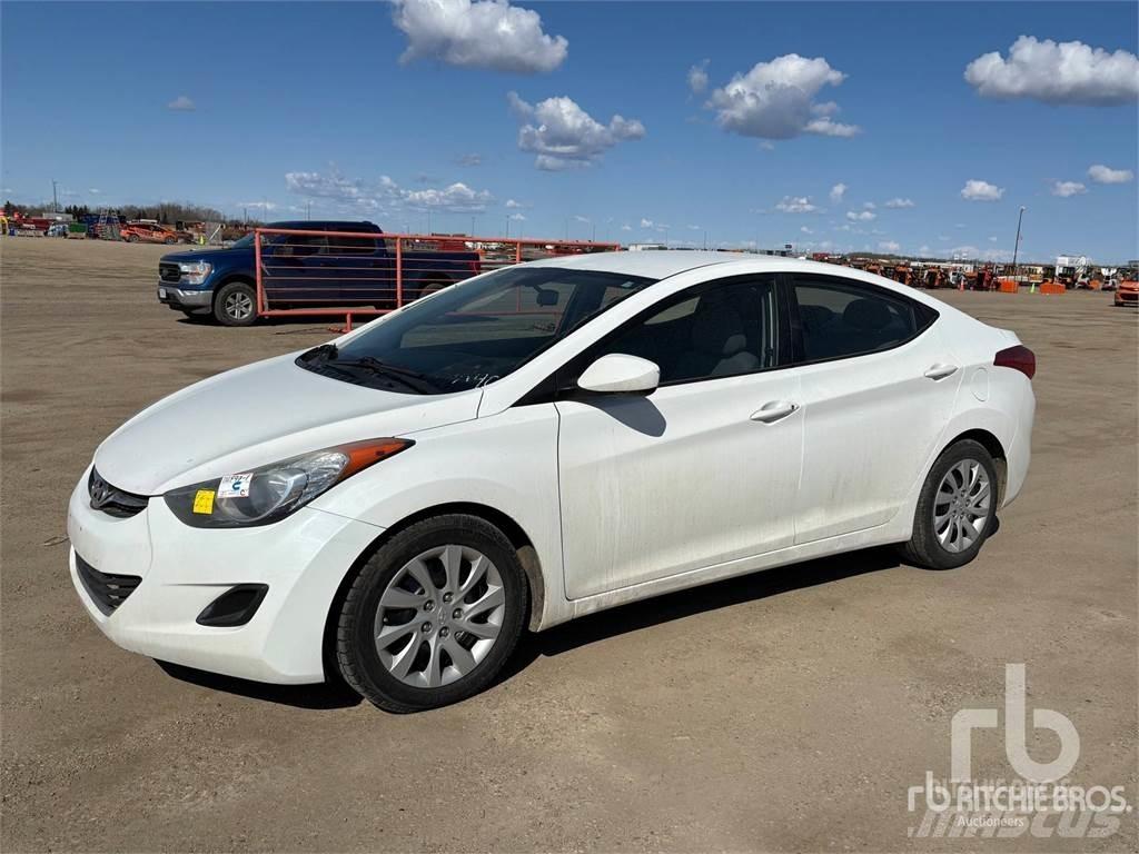 Hyundai ELANTRA Personbilar