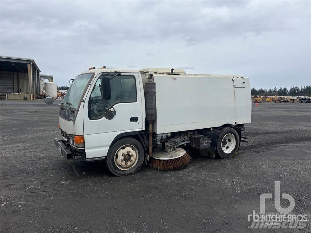 Isuzu NQR Sopmaskiner