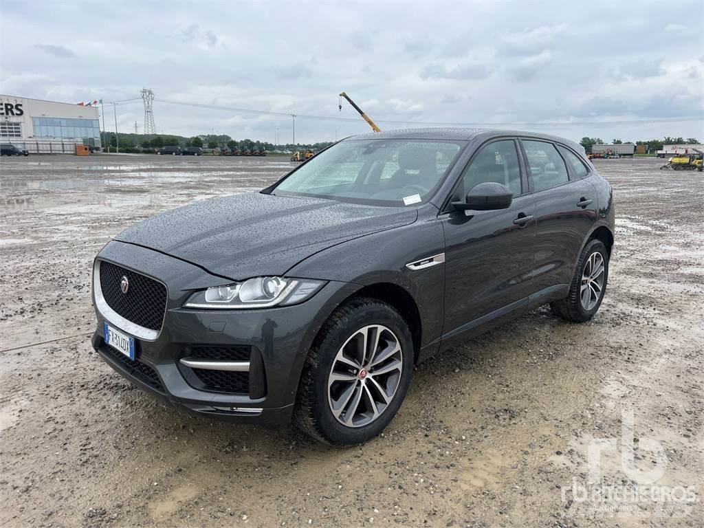 Jaguar F-PACE Flakbilar/Pickuper