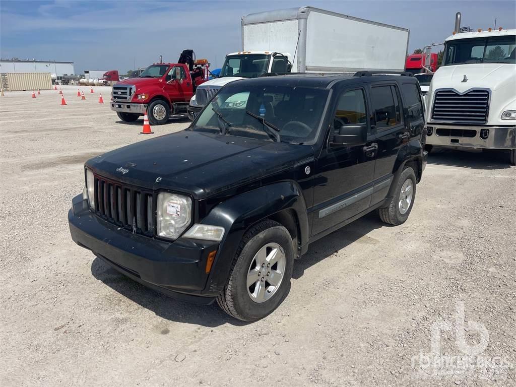 Jeep LIBERTY Flakbilar/Pickuper