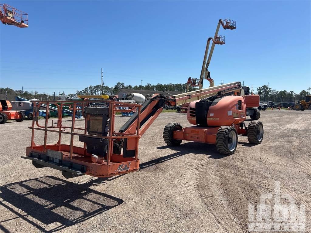 JLG 600AJ Bomliftar
