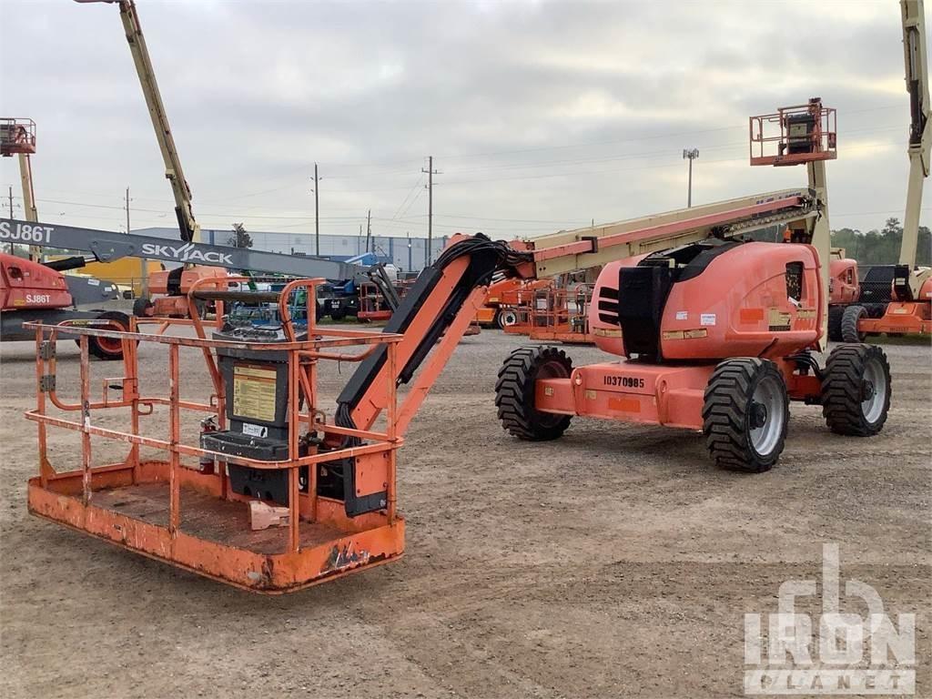 JLG 600AJ Bomliftar