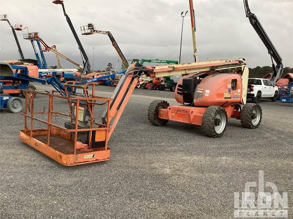 JLG 600AJ Bomliftar