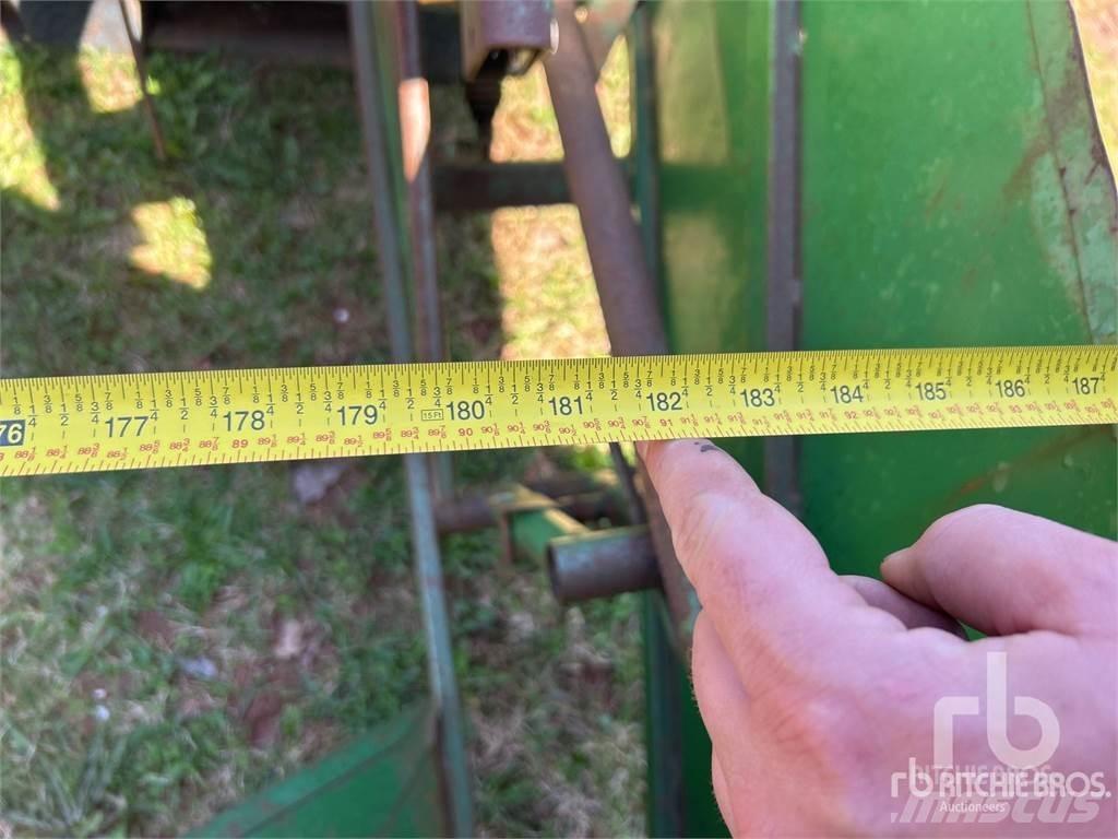 John Deere 215 Skärbord