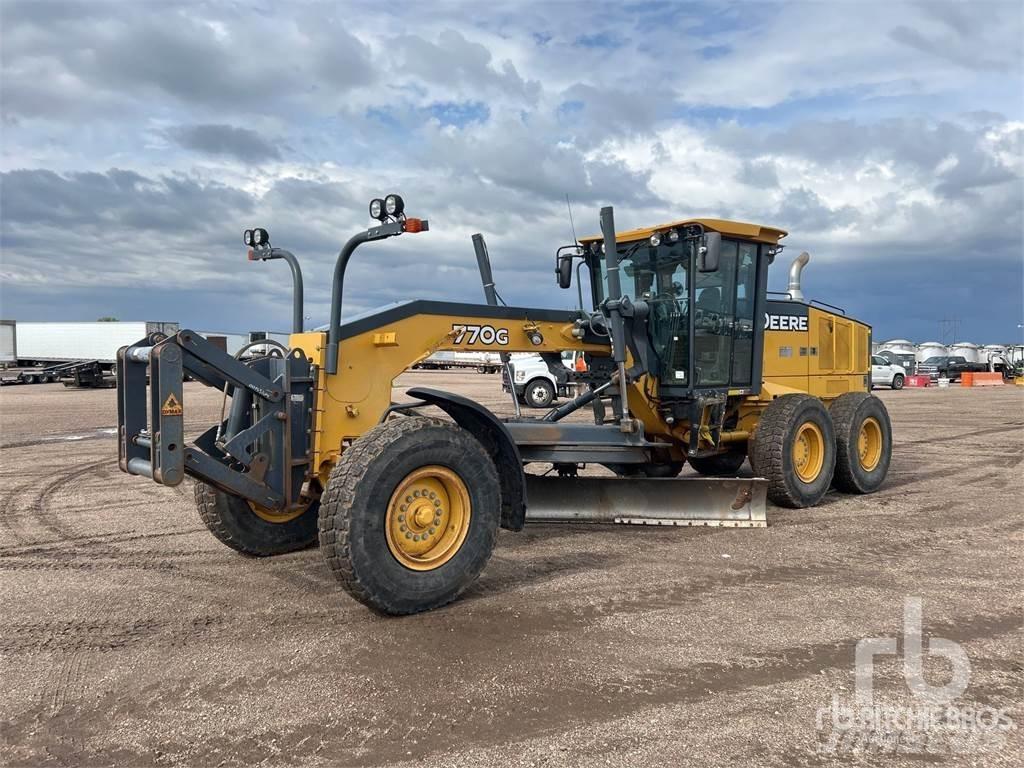 John Deere 770G Väghyvlar