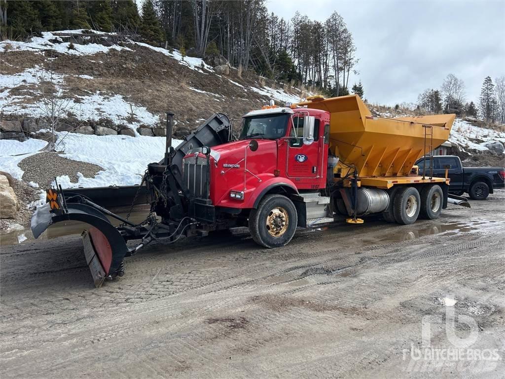 Kenworth T800 Snöblad och plogar