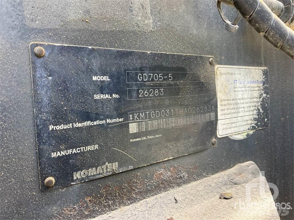 Komatsu GD705-5 Väghyvlar