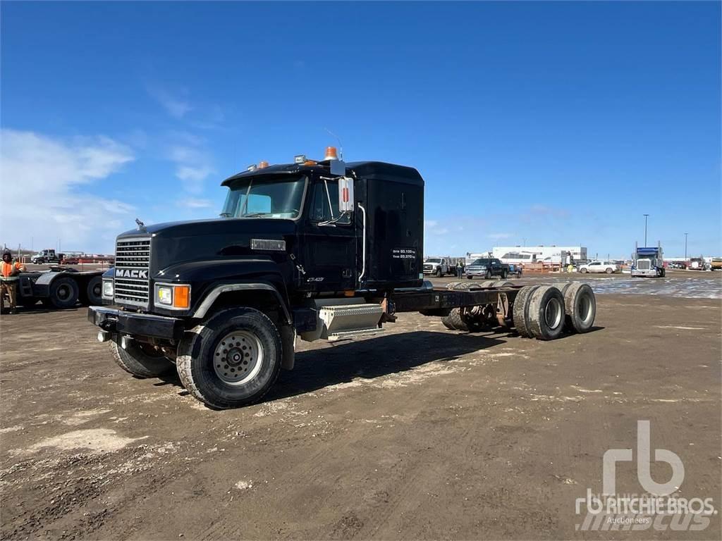 Mack CH613 Chassier