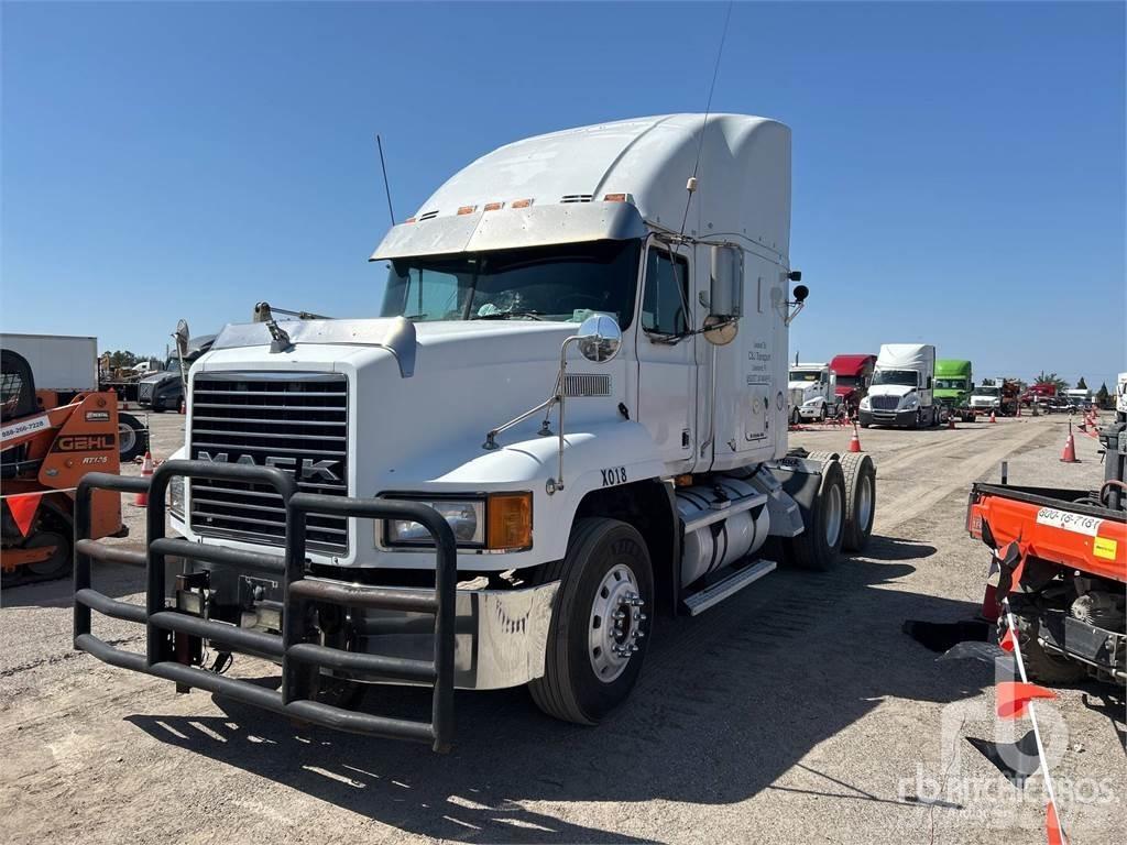 Mack CH613 Dragbilar