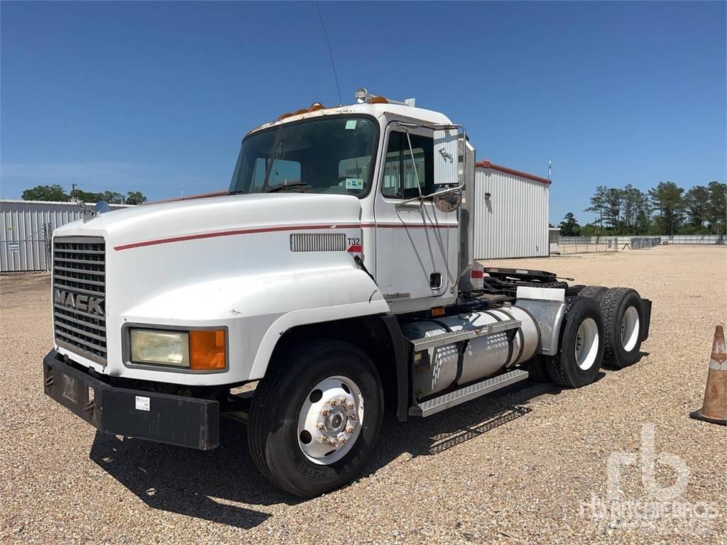 Mack CH613 Dragbilar