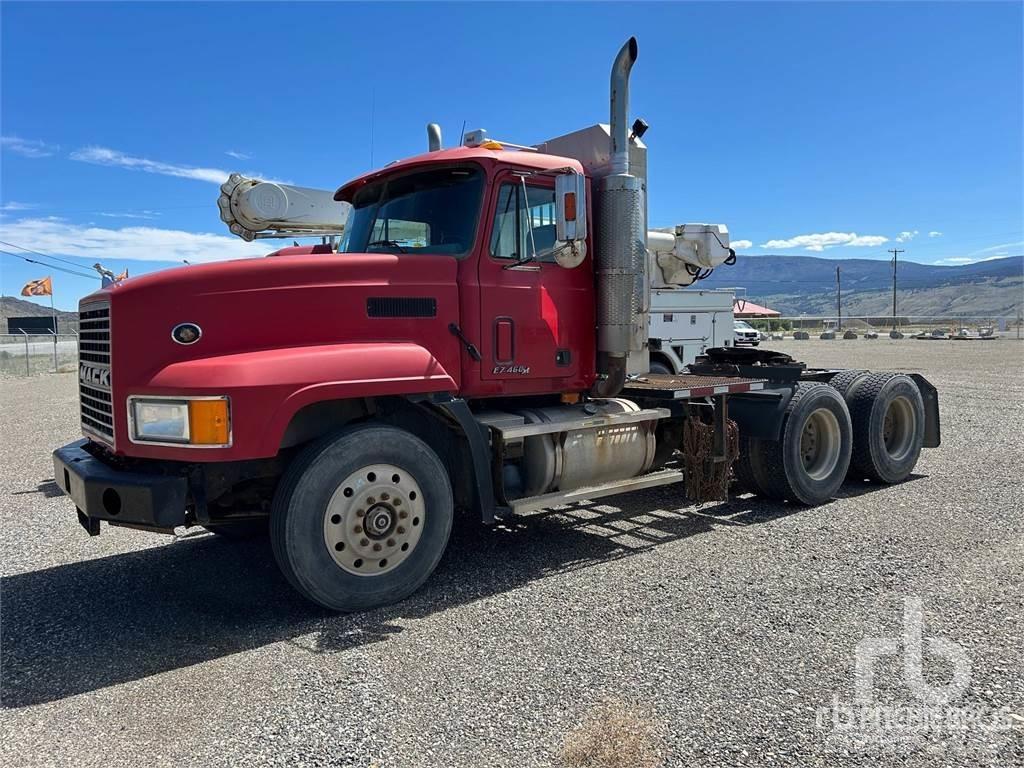 Mack CL713 Dragbilar
