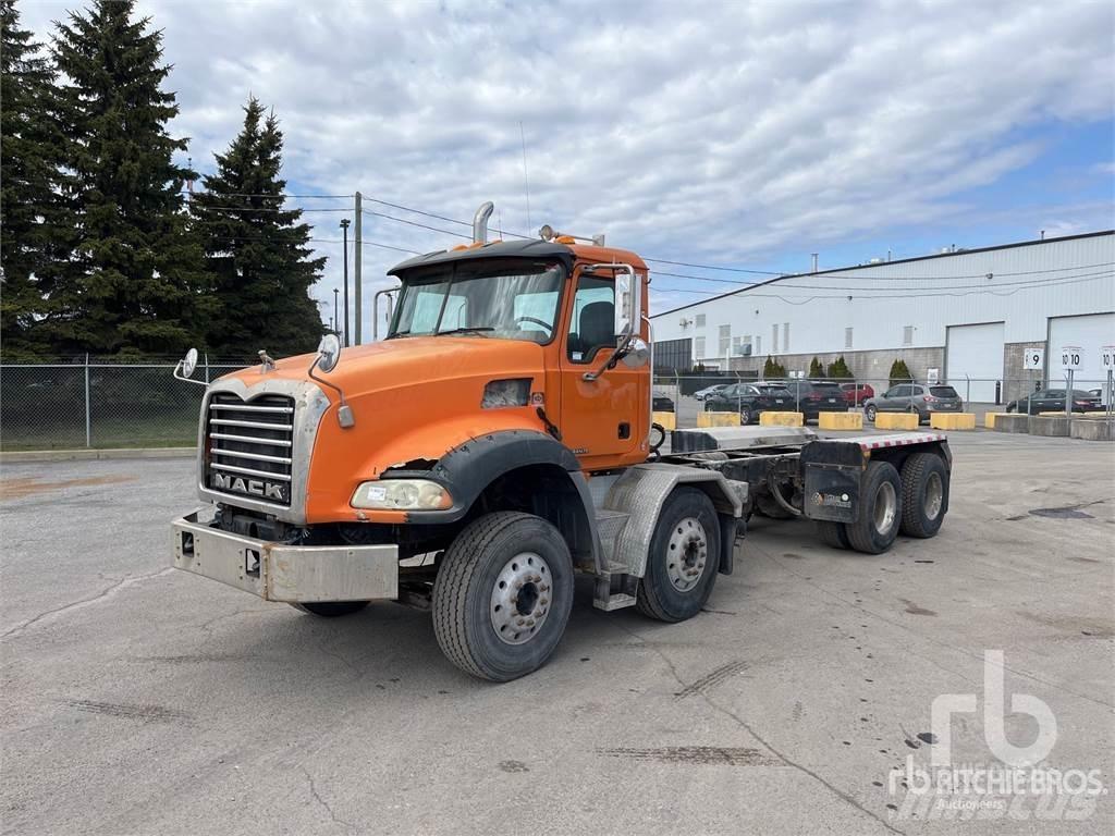 Mack CT713 Chassier