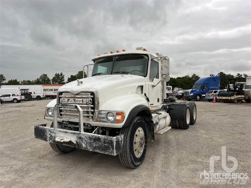 Mack CV713 Dragbilar