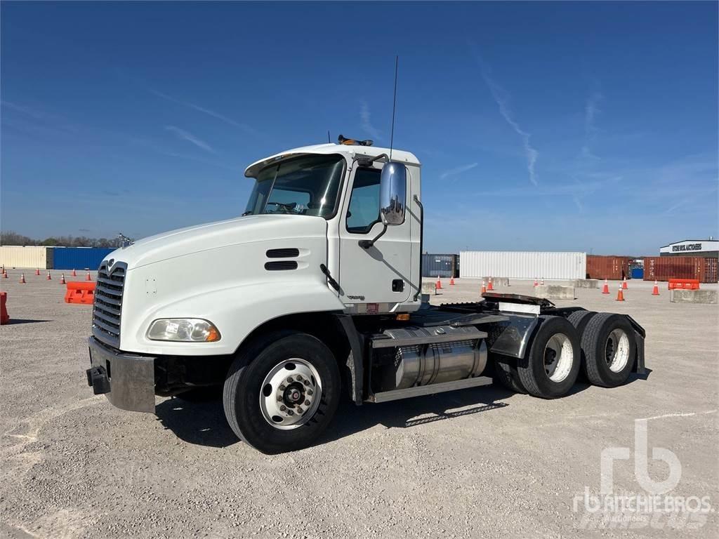 Mack CX613 Dragbilar