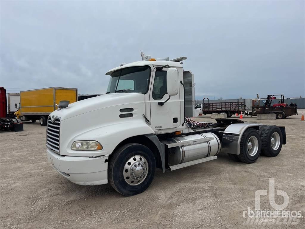 Mack CXN613 Dragbilar
