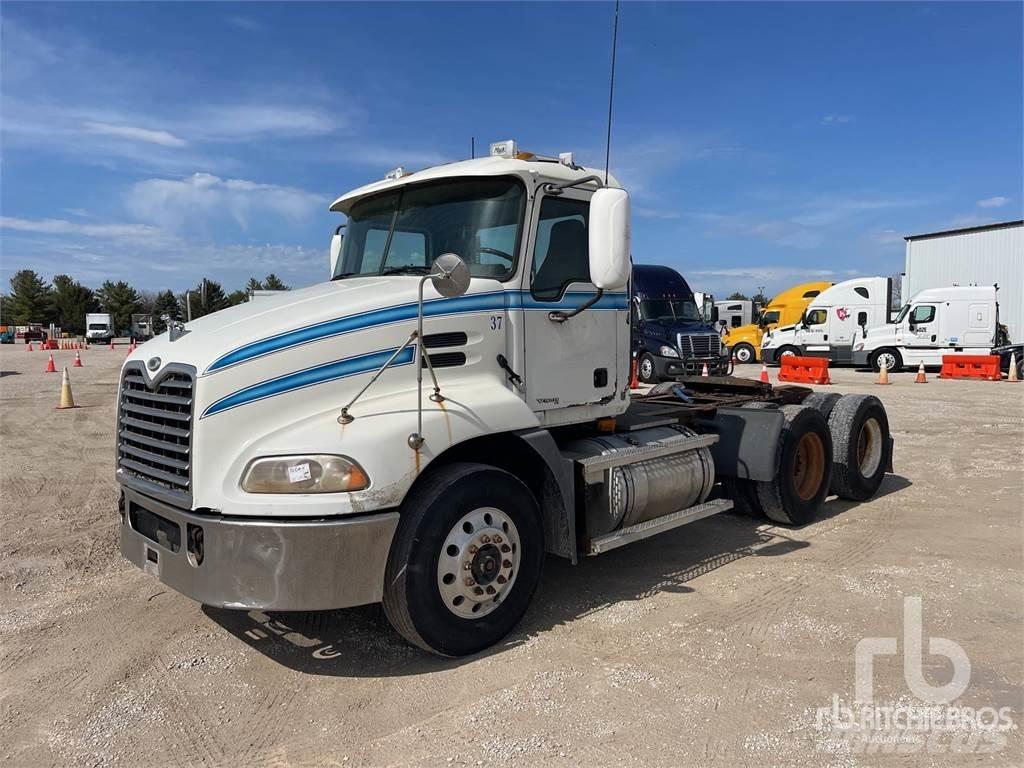 Mack CXN613 Dragbilar