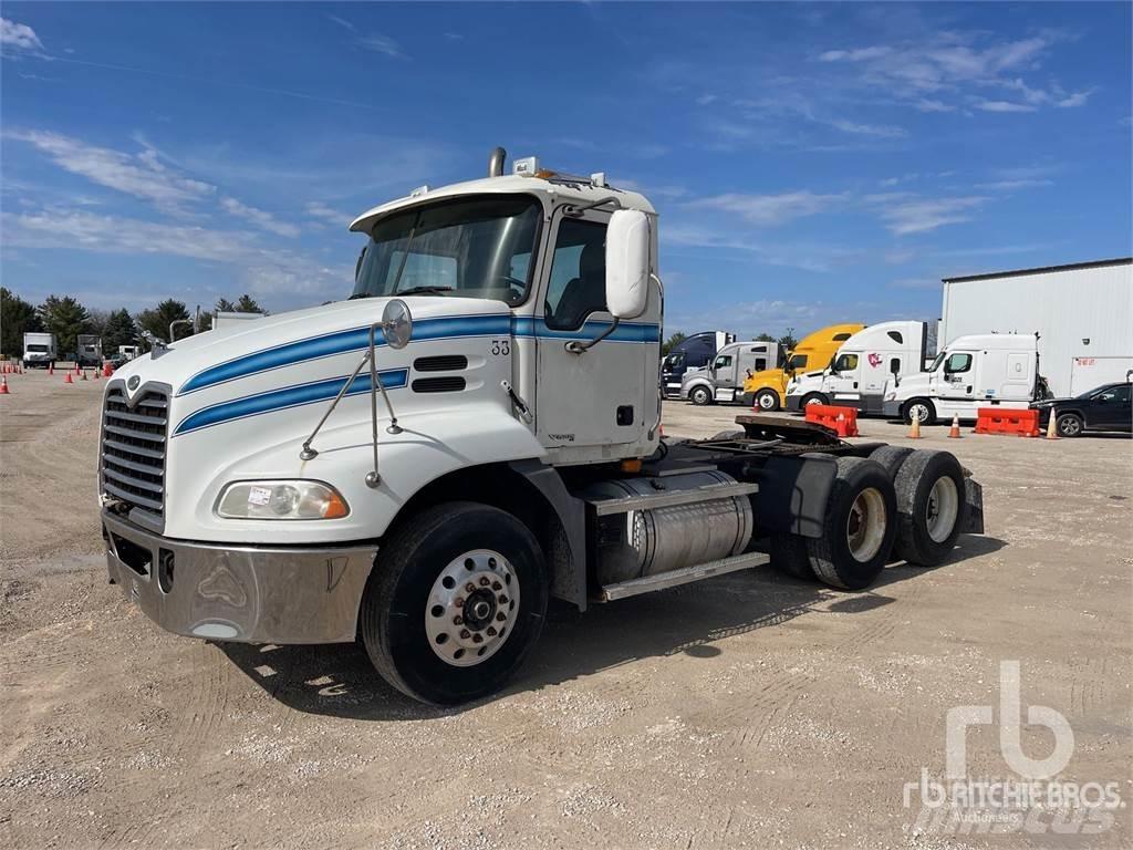 Mack CXN613 Dragbilar