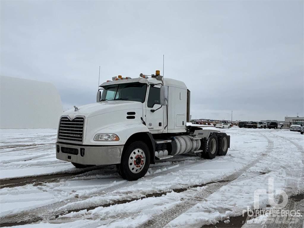 Mack CXU613 Dragbilar