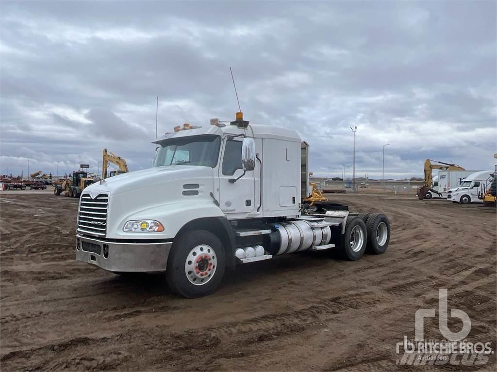 Mack CXU613 Dragbilar