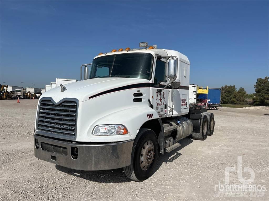 Mack CXU613 Dragbilar